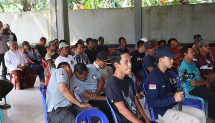 Kapolres Jembrana Gelar Jumat Curhat, Warga Keluhkan Permasalahan Nelayan