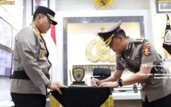 Kapolresta Malang Kota Beri Penghargaan Untuk Kombes Pol Adhitya Panji