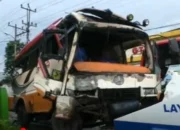 Kecelakaan Beruntun Di Banyumas, Bus Tabrak 2 Mobil, 2 Orang