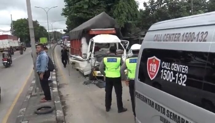 Kecelakaan Maut di Jalur Pantura Semarang, 3 Truk Tabrakan, 3 Korban Dievakuasi