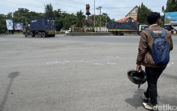 Kecelakaan Maut Di Tugu Adipura Rembang, Pemotor Vario Tewas Tabrak