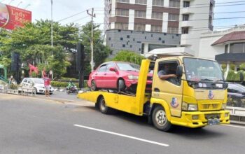 Kecelakaan Di Semarang, Anak Kembar Bikin Sopir Kehilangan Kendali