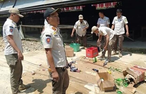 Penjual Miras di Jati Wetan Kudus Ngamuk saat Terjaring Razia Petugas