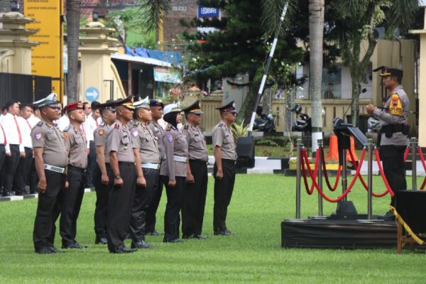 Kenaikan Pangkat Untuk 106 Personel Polresta Banyumas Dan Brimob