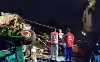 Laka Ka Sancaka Tabrak Truk Di Masaran Sragen, Sopir Terluka