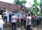 Lansia Di Kajen Terima Bedah Rumah Dari Polres Pekalongan, Berkat