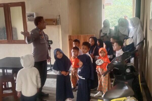 Lewat Program PSA, Polsek Gumelar Bangun Karakter Disiplin Anak PAUD