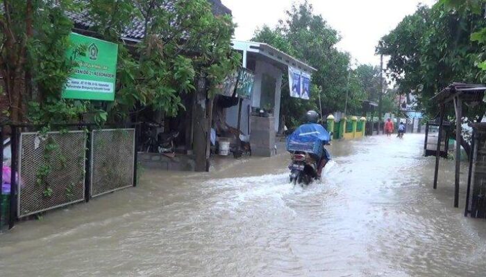 Lima Kecamatan di Kendal Kebanjiran, Pendopo Kabupaten dan DPRD Tak Luput