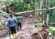 Longsor Tutup Jalan Penghubung 2 Dusun Di Sumowono, Pejalan Kaki