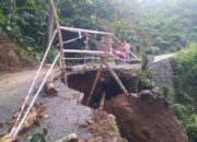 Longsor Di Jalur Wisata Puncak 29 Muria Dan Seribu Batu