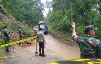 Longsor Di Kismantoro Wonogiri Sebabkan Gangguan Lalu Lintas Antarprovinsi