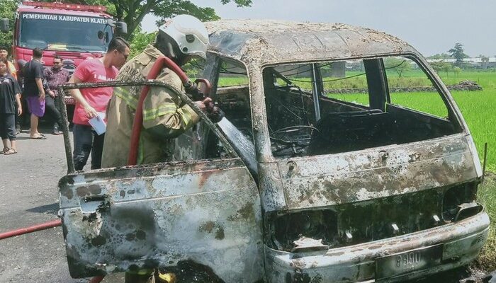 Mobil Terbakar di Klaten, Sempat Dapat Kode ‘Bocor’ Usai Isi BBM