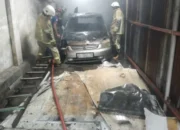 Mobil Di Garasi Warga Kliwonan Klaten Terbakar Akibat Korsleting