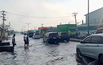 Pantura Jawa Tengah Dilanda Banjir Rob, Warga Terdampak