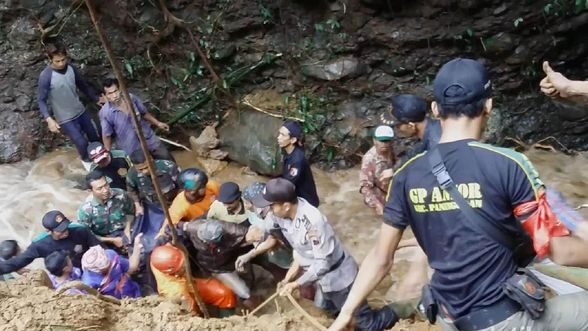 Pekalongan Berduka: Longsor Sebabkan 16 Kematian, Tim Sar Bergerak Cepat