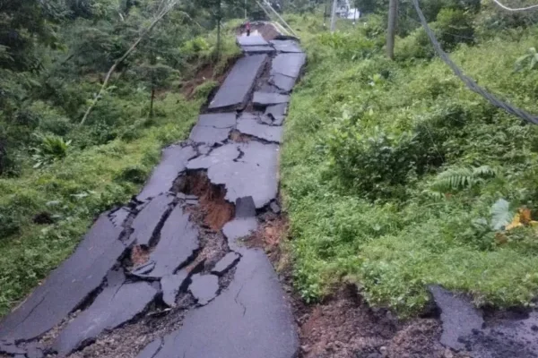 Pemalang Dilanda Longsor, Jalan Wisnu-Watukumpul Putus Total