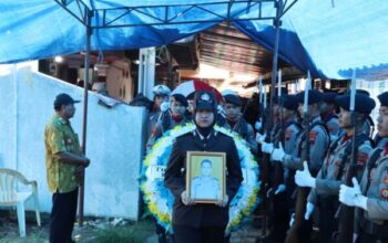 Penghormatan Terakhir, Anggota Polres Brebes Naik Pangkat Setelah Gugur