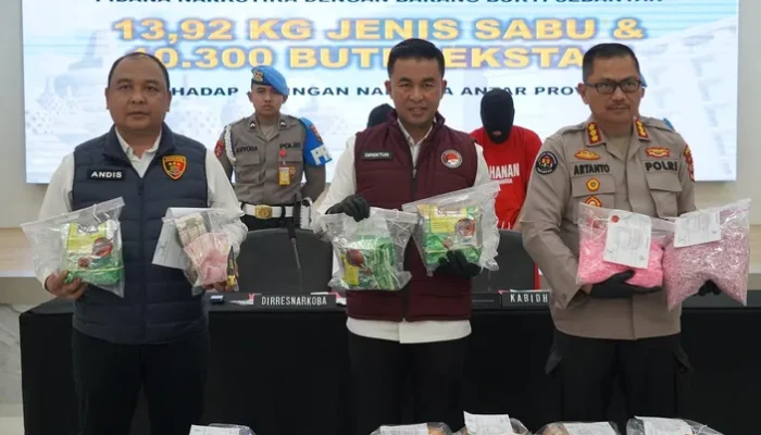 Ditresnarkoba Polda Jateng Bongkar Penyelundupan 13,92 Kg Sabu dan 10.300 Ekstasi di Tanjung Emas