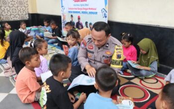 Perpustakaan Keliling Aipda Sugimin, Bhabinkamtibmas Polres Demak, Ajak Anak Cintai