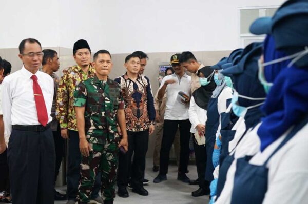 Pj Bupati Banjarnegara Tinjau Kesiapan Program Makan Bergizi Gratis Di