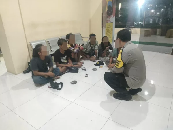 Polisi Ambil Tindakan Terhadap Anak Punk Di Kedungwuni Yang Diduga