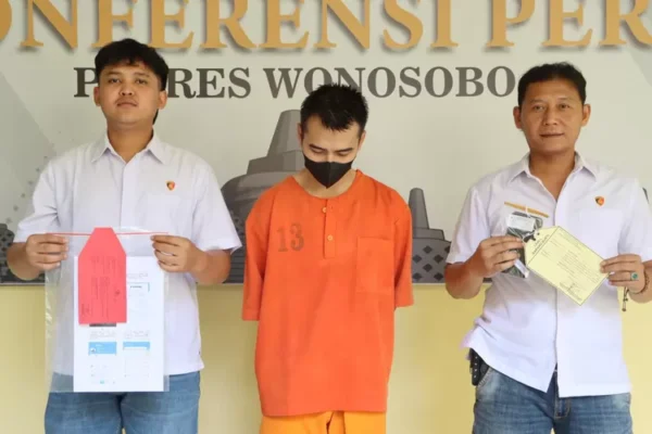 Polisi Gerebek Warga Wonosobo yang Terlibat Judi Online di Angkringan