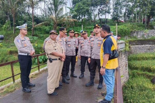 Polres Batang Imbau Keselamatan Wisatawan Saat Musim Hujan