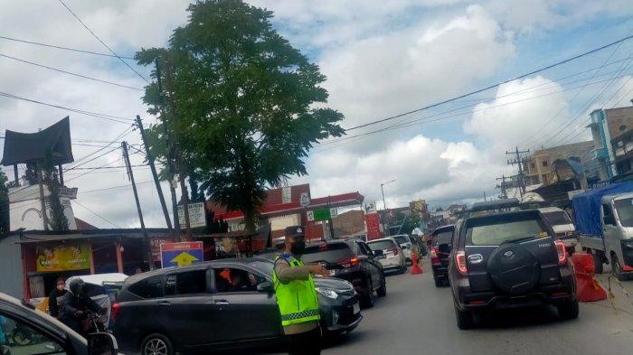 Polres Humbahas Imbau Pedagang Pindah Dari Bahu Jalan Untuk Atasi