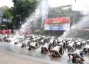 Polresta Malang Beri Penghargaan, 75 Personel Lakukan Sujud Syukur Dengan