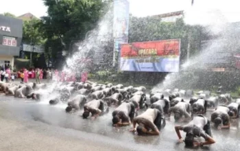 Polresta Malang Beri Penghargaan, 75 Personel Lakukan Sujud Syukur Dengan