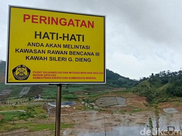 Pos Pengamatan Dieng Ingatkan Waspada, Kawah Sileri Semburkan Lumpur Hingga