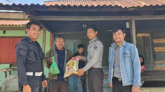 Rutan Humbahas Salurkan Bansos Untuk Keluarga Warga Binaan