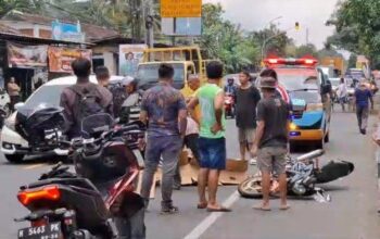 Tabrakan 3 Kendaraan Di Tuntang Semarang, Pemotor Meregang Nyawa Di