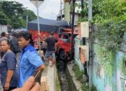 Tabrakan Tragis Di Semarang: Truk Toyota Dyna Hancurkan Dinding Sekolah