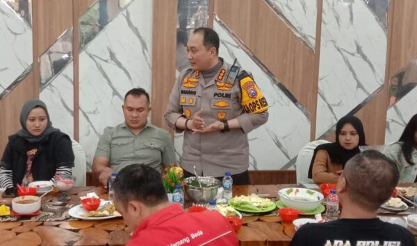 Tetap Jaga Kedekatan, Kombes Pol Nanang Kumpul Santai Dengan Media