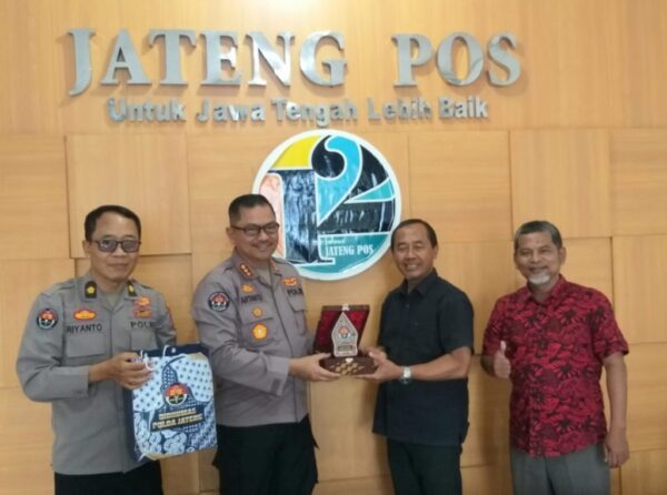 Tingkatkan Kerjasama Profesional, Bidhumas Polda Jateng Kunjungi Jateng Pos