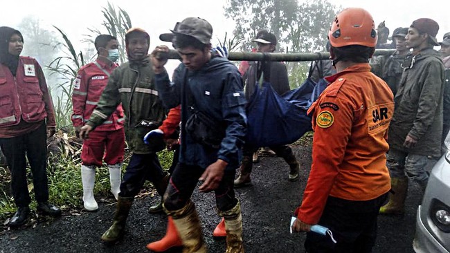 Tragedi Longsor di Pekalongan: 16 Nyawa Melayang, 10 Luka-luka