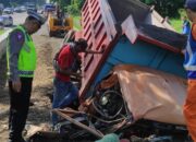 Truk Rem Blong Di Tol Semarang Selamat Dari Bahaya Berkat