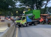 Turunan Pudakpayung Semarang Makan Korban, Truk Kontainer Garmen Tabrak Pohon