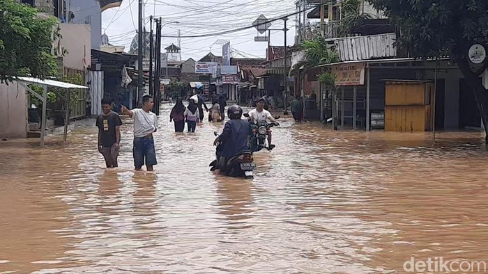 Akses Alternatif Kudus Pati Di Mejobo Terputus Akibat Banjir