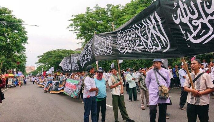 Massa Aksi Bela Palestina di Semarang Serukan TNI untuk Jihad ke Palestina