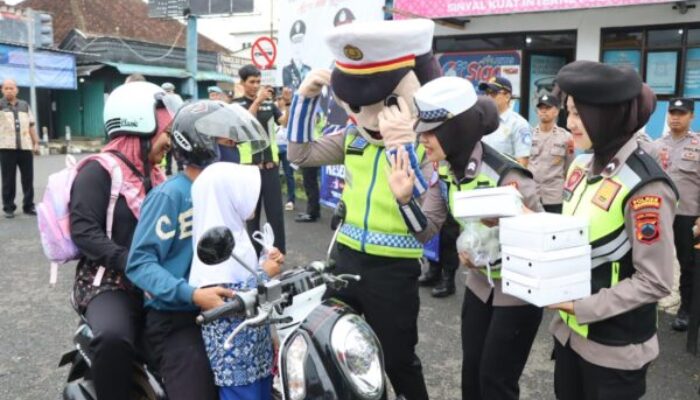 Aksi Simpatik Polres Banjarnegara: Sarapan Gratis Hadirkan Kehangatan Pagi