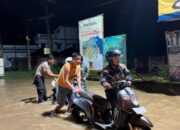 Banjir Genangi Jalur Solo-Wonogiri di Kepuh Sukoharjo, Truk Polisi Dikerahkan untuk Evakuasi