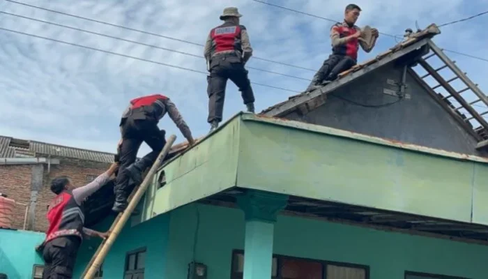 Polres Klaten Sigap, Kerahkan Personel Bantu Warga Terdampak Bencana