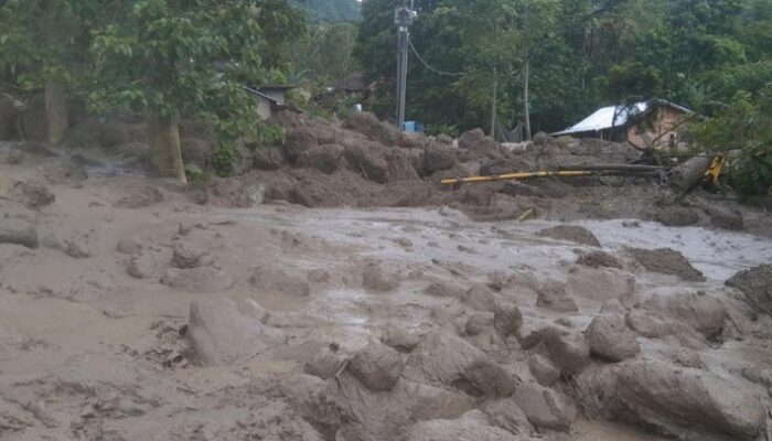 Dini Hari, Longsor Hantam Humbahas, Sejumlah Rumah dan Fasilitas Rusak