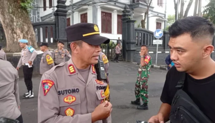 Ratusan Personel Gabungan Disiagakan untuk Amankan Demo Tolak Inpres Efisiensi di Malang