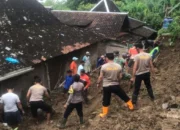 Pasca Banjir dan Longsor di Plesan Sukoharjo, TNI-Polri Turun Tangan