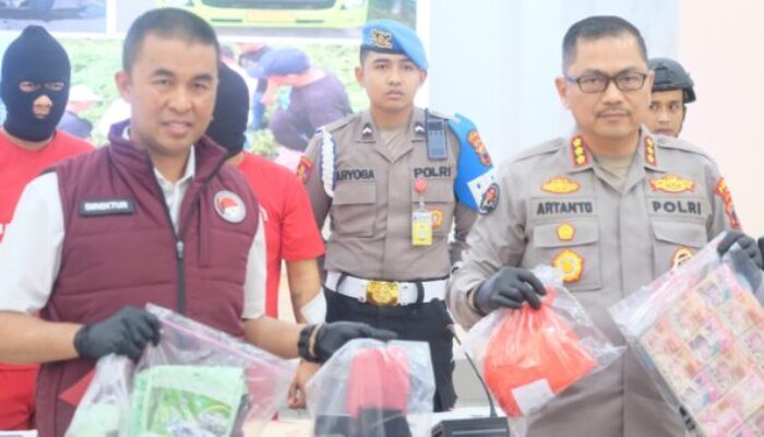 Detik-Detik Kecelakaan yang Membongkar Aksi Kriminal, Kurir Sabu 12 Kg Tertangkap