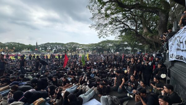 Di Tengah Hujan Deras, Kombes Pol Nanang Pastikan Aksi Mahasiswa