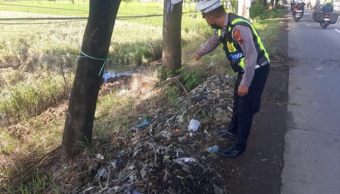 Diduga Mengantuk, Pemotor di Kendal Tewas Akibat Tabrak Pohon dan Terjatuh ke Sawah